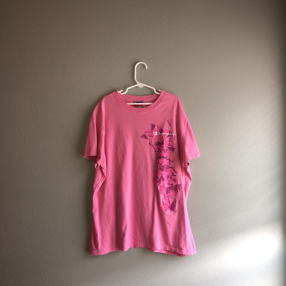 Girls champion t-shirt.